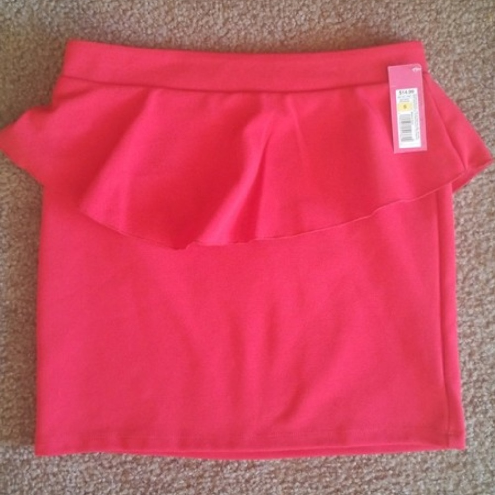 NWT Red Peplum Fitted Stretchy Mini Skirt